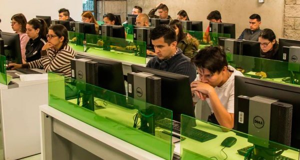 El Icfes aplicó por primera vez una Prueba de Estado totalmente por computador